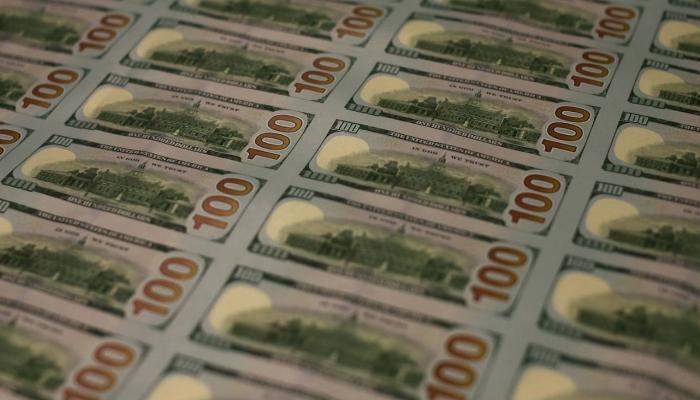 طباعة أوراق فئة 100 دولار أمريكي