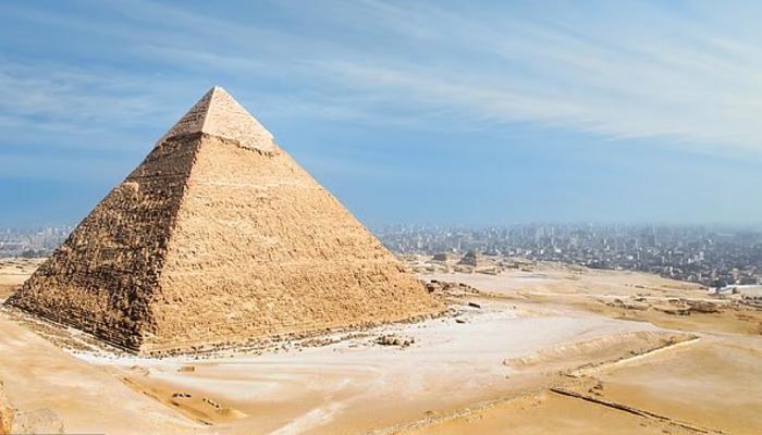 زاهي حواس كشف عن أدلة جديدة تتعلق بطريقة بناء الهرم الأكبر