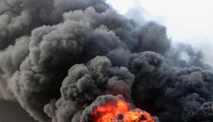 قصف إسرائيلي يستهدف ميناء الحديدة - أرشيفية