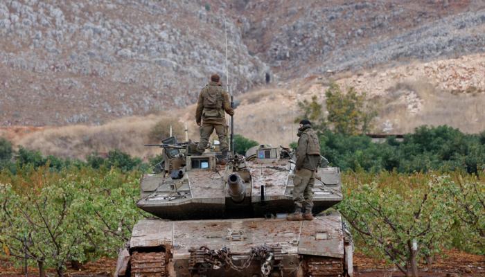 دبابة إسرائيلية قرب حدود لبنان - أرشيفية
