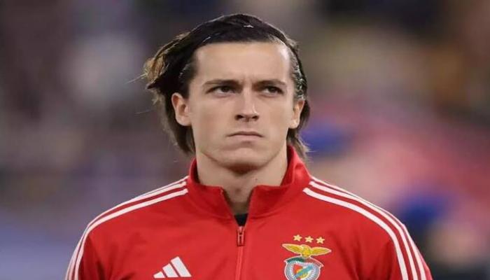 ألفارو كاريراس لاعب ريال مدريد المنتظر