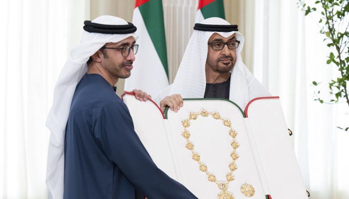 الشيخ محمد بن زايد آل نهيان يكرم الشيخ عبد الله بن زايد آل نهيان