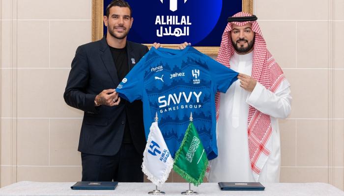 الهلال يضم ثيو هيرنانديز