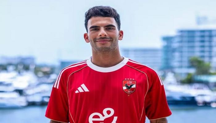 أحمد مصطفى زيزو لاعب الأهلي