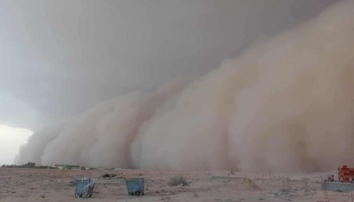 عاصفة بتوزر التونسية