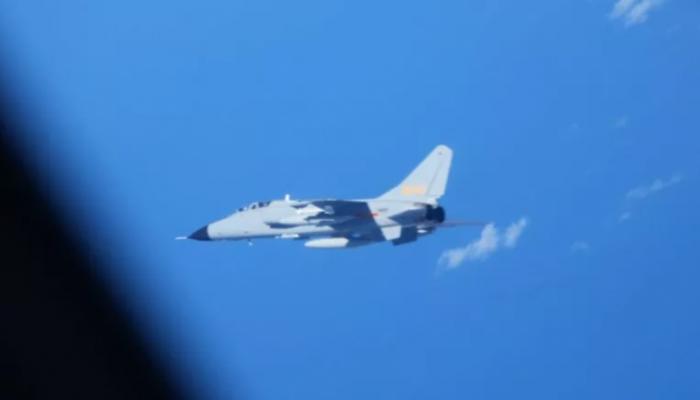 مقاتلة صينية من طراز" JH-7"