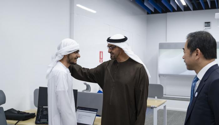 رئيس الإمارات يزور جامعة محمد بن زايد للذكاء الاصطناعي
