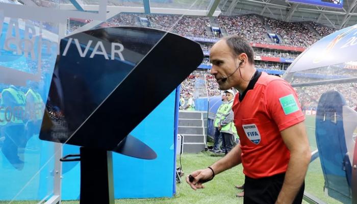 تقنية الفيديو "VAR" في كرة القدم