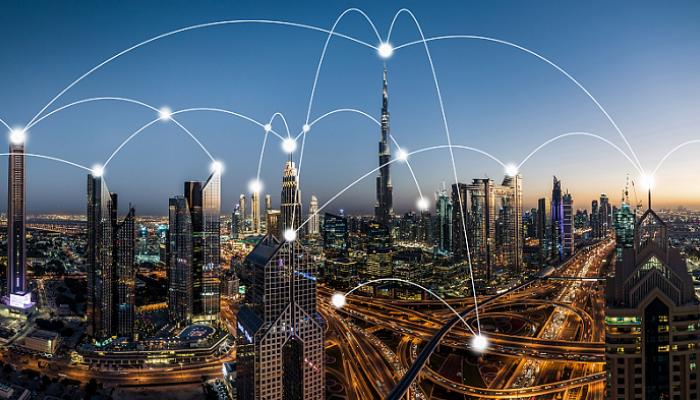 ريادة إماراتية في خدمات الاتصالات