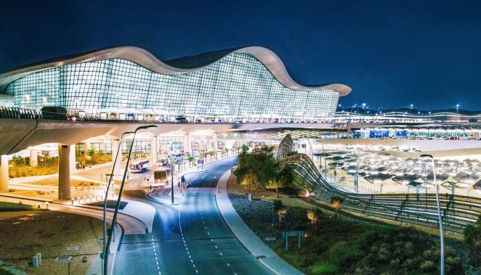 مطارات أبوظبي تستقبل 15.8 مليون مسافر خلال النصف الأول