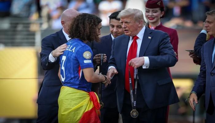 دونالد ترامب ومارك كوكوريلا