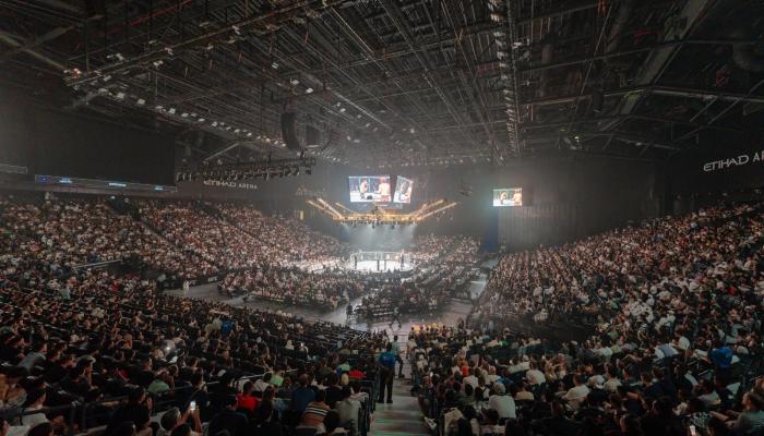 حضور كبير لعشاق نزالات UFC في أبوظبي