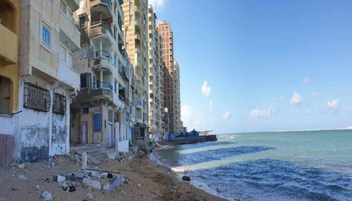 مباني الإسكندرية الساحلية تواجه خطر التآكل