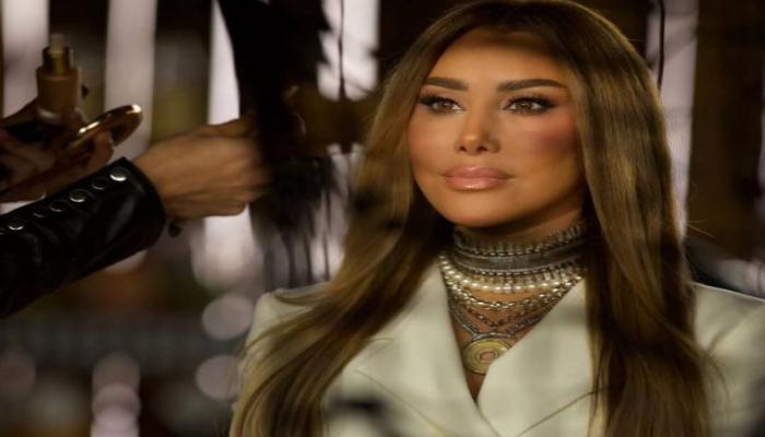 نجوى كرم في عزاء زياد الرحباني بحضور فيروز
