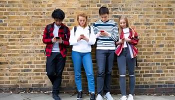 شباب الجيل زد