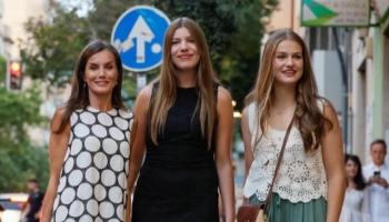 الملكة ليتيزيا وابنتيها