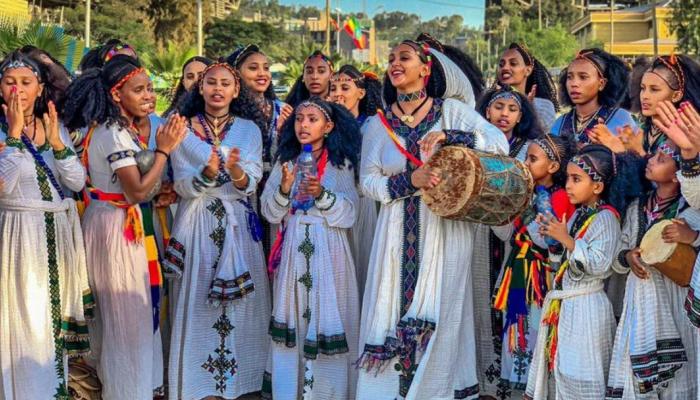 مشهد من مهرجان الفرح الأنثوي