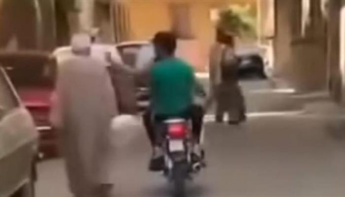 لقطة من الفيديو الصادم 