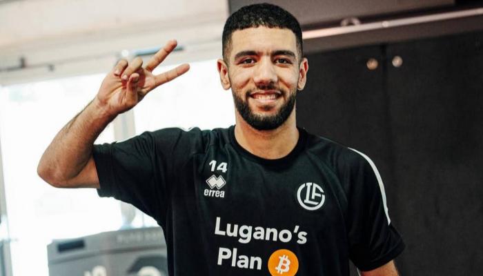 قندوسي لاعب لوغانو السويسري