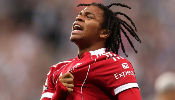 ريو نغوموها لاعب ليفربول