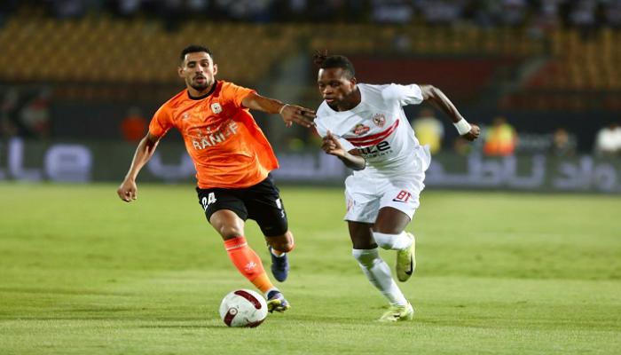جانب من مباراة الزمالك وفاركو