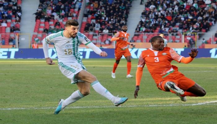 أيمن محيوس، نجم منتخب الجزائر للمحليين