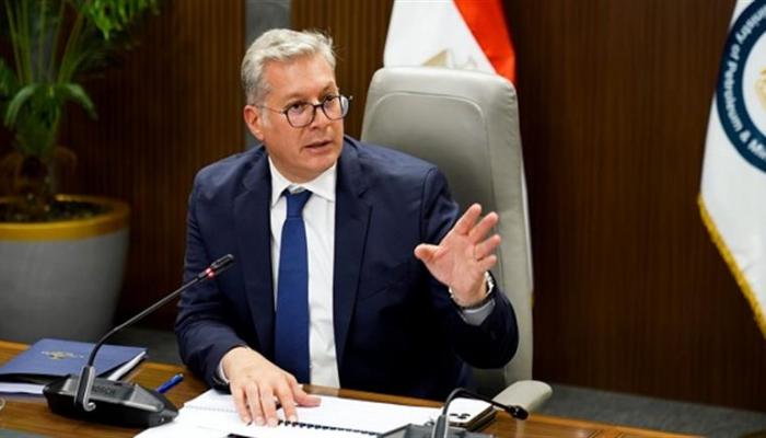 وزير البترول المصري كريم بدوي