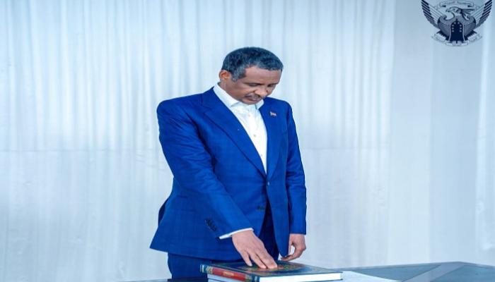 حميدتي يؤدي اليمين رئيساً لمجلس رئاسي لحكومة السودان الموازية