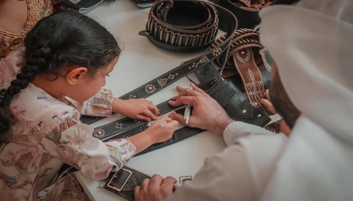 إرثي يدمج الحرف اليدوية الإماراتية بالتصاميم المعاصرة