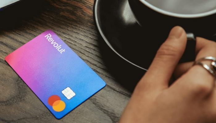بطاقة ريفولت المصرفية