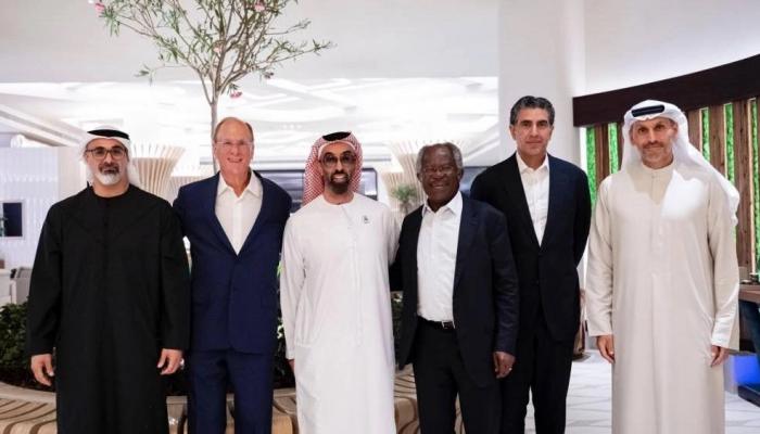 الشيخ طحنون بن زايد آل نهيان يلتقي لاري فينك