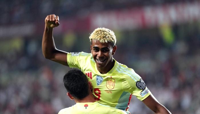 لامين يامال نجم برشلونة الواعد