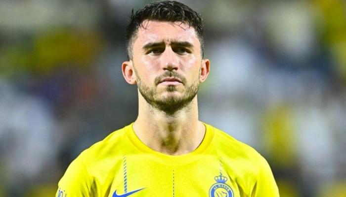 إيمريك لابورت مدافع النصر السعودي السابق