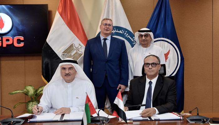 جانب من توقيع الاتفاقية - وام
