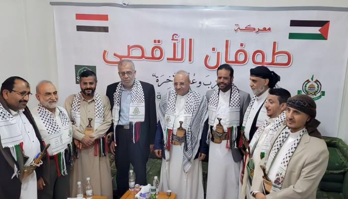 قيادات إخوانية وحوثية خلال اجتماع في صنعاء 
