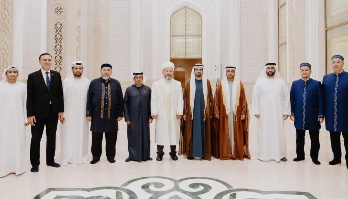 الإمارات وكازاخستان تبحثان تعزيز التعاون في الإفتاء