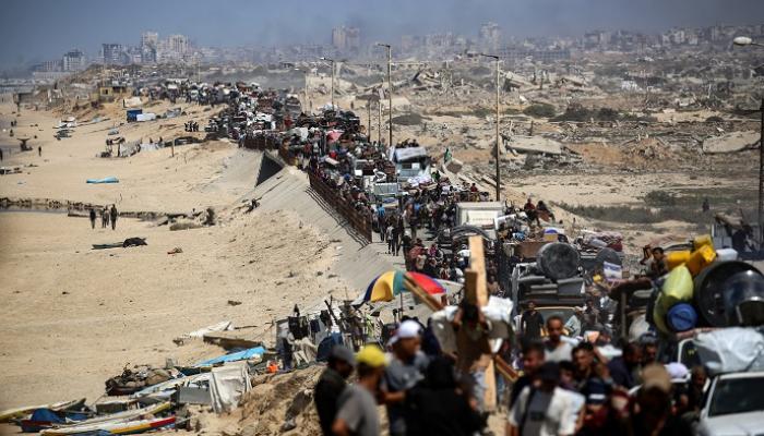 نازحون فلسطينيون من مدينة غزة إلى رفح 