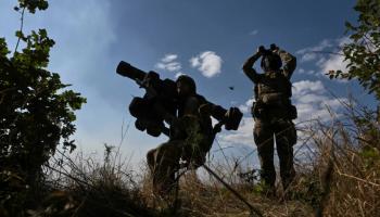 جنديان أوكرانيان