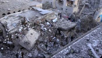 منزل قيادي حوثي دمرته غارة إسرائيلية