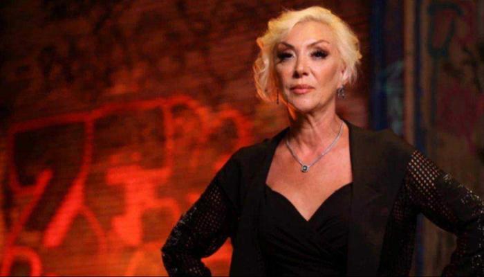 المغنية التركية 