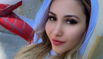 الممثلة الإباحية آنجي ميلر