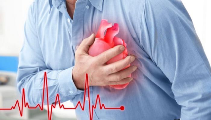 دراسة ترصد أعراض شائعة تسبق الأزمة القلبية بسنوات