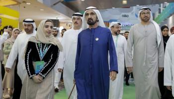 محمد بن راشد في قمة المليار متابع
