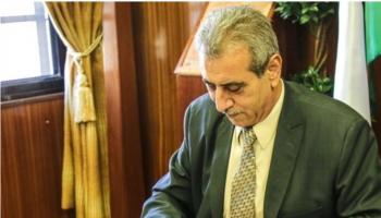 علي شعث   