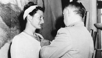 تكريم فرجينيا هال