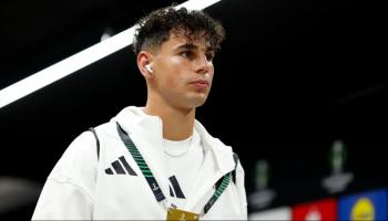 شياخة مهاجم منتخب الجزائر