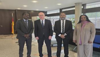 جانب من لقاء وفد «صمود» مع السفير توماس شيب