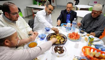الجاليات العربية بفرنسا تترقب قدوم رمضان