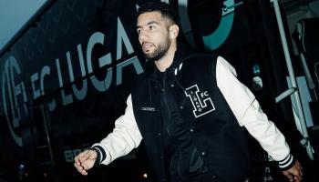 قندوسي لاعب لوغانو السويسري