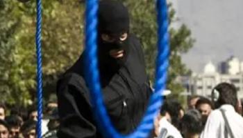 شرطي إيراني أثناء تنفيذ حكم إعدام - أرشيفية